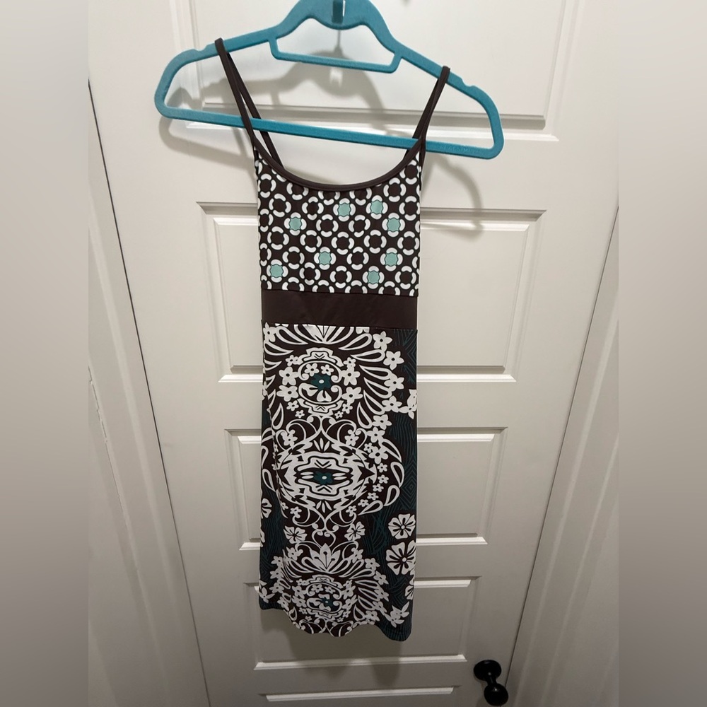 Athleta. Athletic Adjustable Sports Dress w/Built in Bra. Size Small.